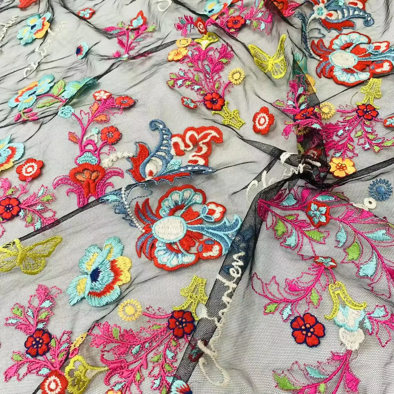 Wholesale Beautiful 3d Flower Beaded Cheap Textile Embroidery Fabric Swiss Voile Lace Trim 2021