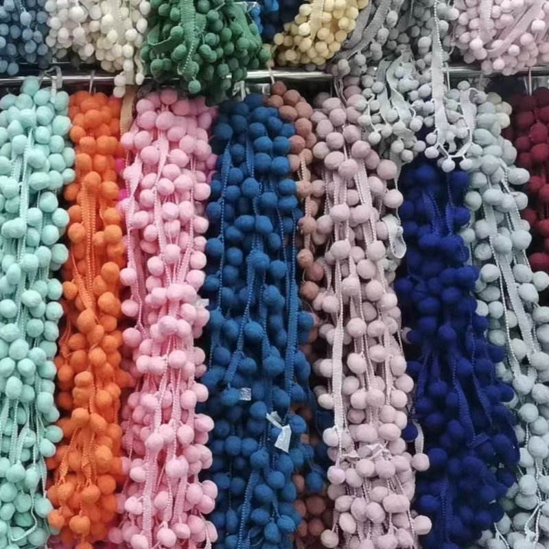 Viac farieb guľôčková čipka dekoratívna dizajn strapce pom pom pom