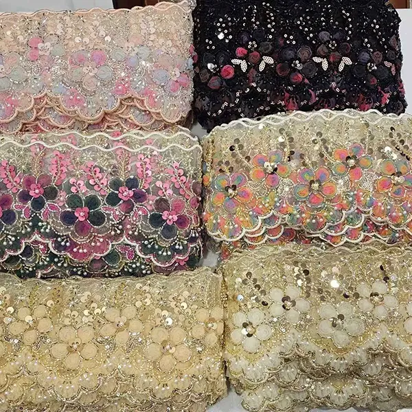 Viacfarebná vyšívaná čipka s 3D sieťovinou kvetmi Stuha korálková rúrka s čiarovým kódom vyšívacia čipka